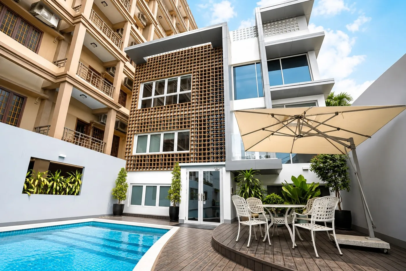 Hamptons Apartments luxury suite interior and amenities